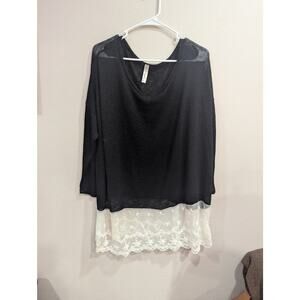 Pretty black oversized gauzy top w/cream lace hem detail by Lilypad size XL